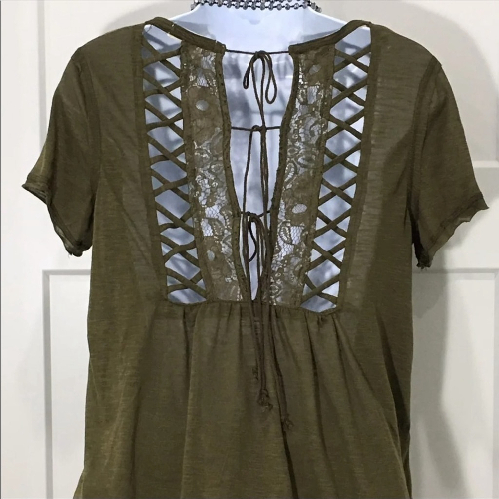 Taylor & Sage olive green back lace up top - Picture 4 of 7